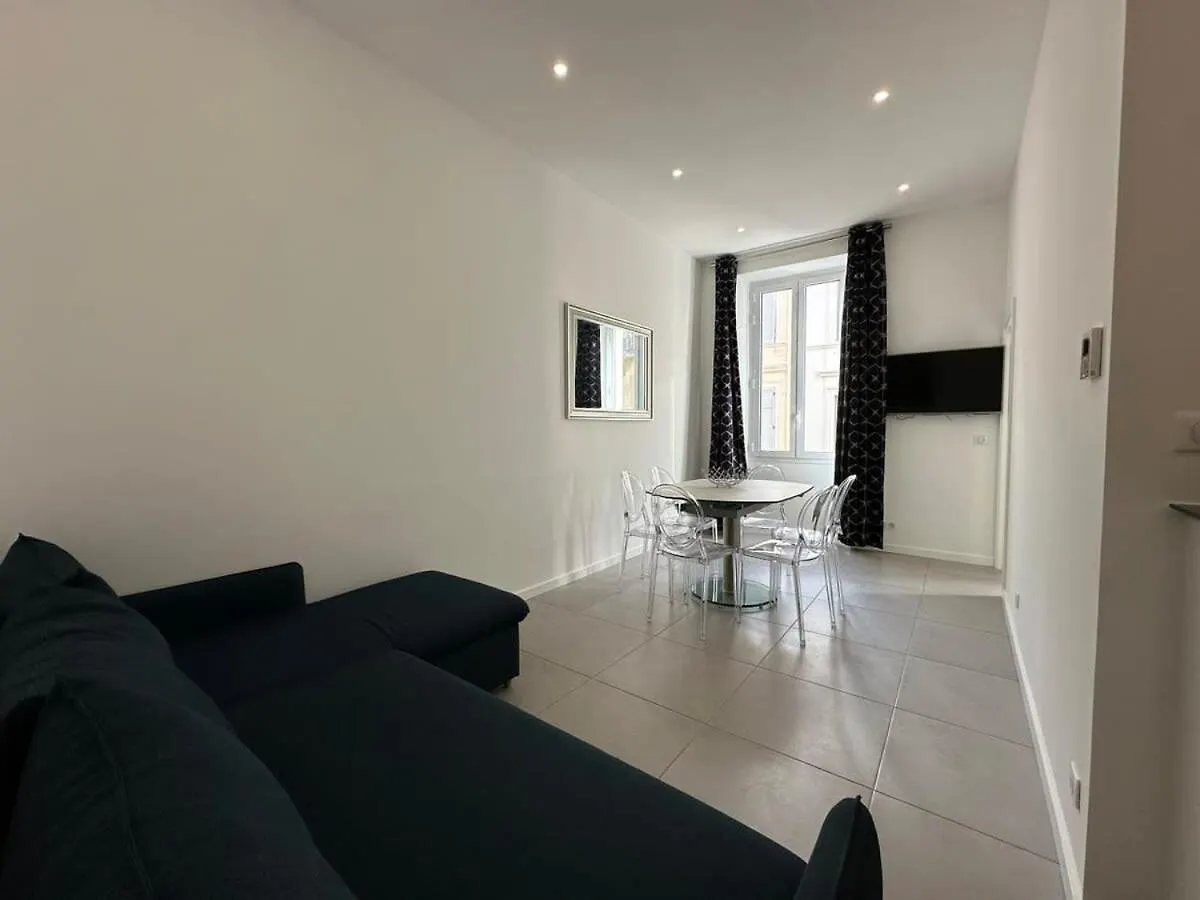 Apartment B080- A L'Etroit A L'Hotel Bienvenue Chez Nous Cannes France